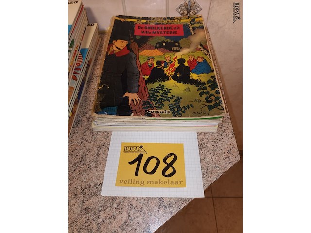 Lot 108 - strips de beverpatroelje. 11 stuks - afbeelding 1 van  4