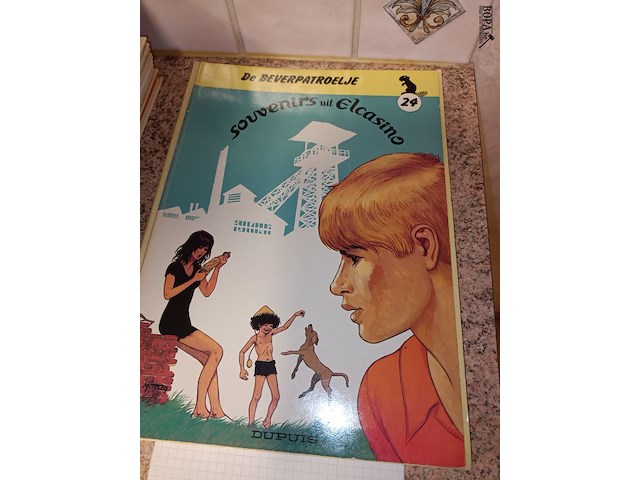 Lot 108 - strips de beverpatroelje. 11 stuks - afbeelding 4 van  4