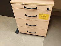 Lot 109 - hoekbureau met ladekast - afbeelding 3 van  4