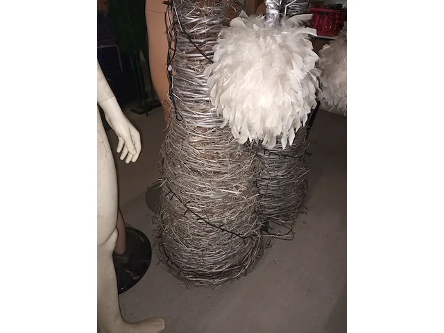 Lot 109 - kerstboom modern - afbeelding 2 van  3