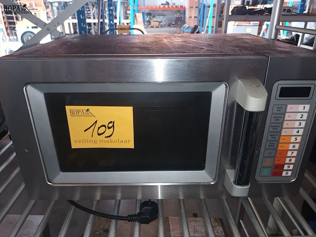 Lot 109 - microgolfoven metro professional - afbeelding 1 van  3