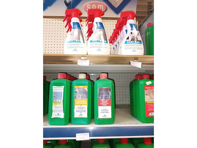 Lot 109 - onderhoudsproducten. 125 stuks - afbeelding 4 van  13