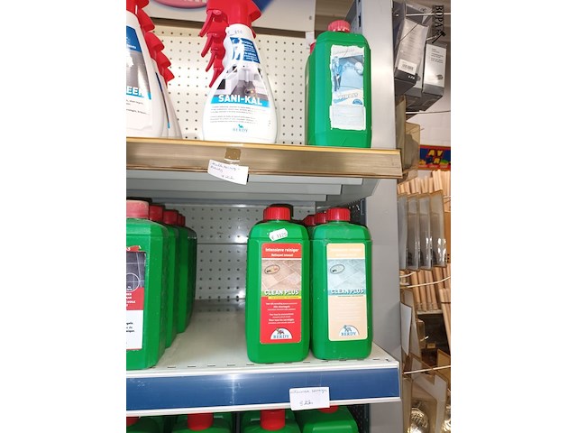Lot 109 - onderhoudsproducten. 125 stuks - afbeelding 5 van  13