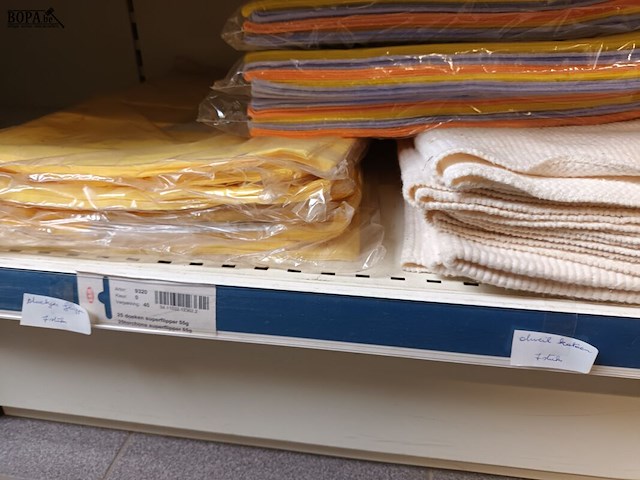 Lot 109 - onderhoudsproducten. 125 stuks - afbeelding 7 van  13