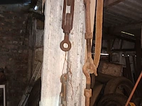 Lot 109 - oude kettingen, katrol en staalkabels - afbeelding 2 van  4