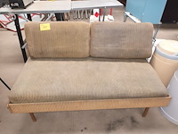 Lot 109 - stoffen zitbank - afbeelding 1 van  4