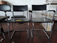 Lot 1093 - vintage stoelen zwart. 5 stuks - afbeelding 3 van  4