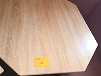 Lot 11 - achthoekige tafel hilma - afbeelding 3 van  3