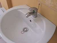 Lot 11 - bad, toilet en lavabo - afbeelding 4 van  5
