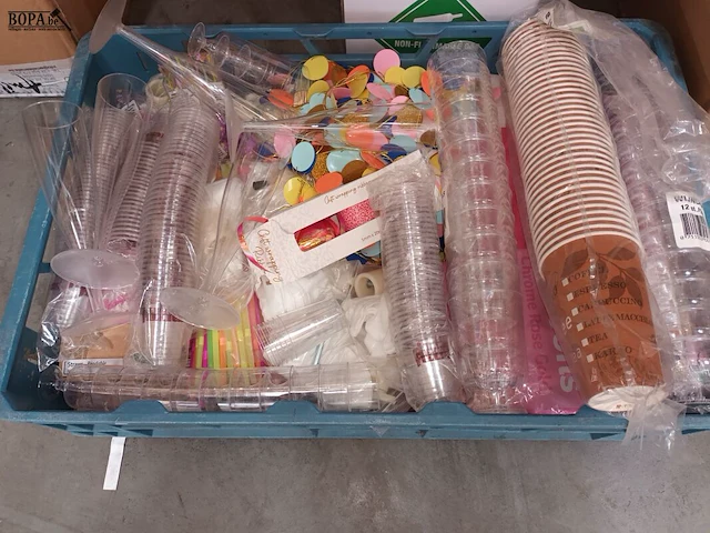 Lot 11 - ballongas en party gerei - afbeelding 3 van  5