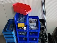 Lot 11 - bevestigingsmateriaal en sorteerbakjes - afbeelding 1 van  6