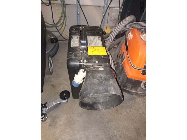 Lot 11 - blower gibbons - afbeelding 1 van  3