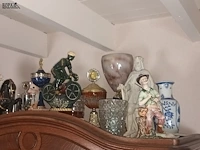 Lot 11 - decoratie en bekers. 25 stuks - afbeelding 2 van  4