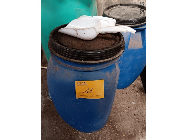 Lot 11 - dierenvoeding - afbeelding 1 van  4