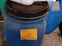 Lot 11 - dierenvoeding - afbeelding 1 van  4