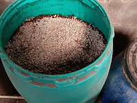 Lot 11 - dierenvoeding - afbeelding 3 van  4