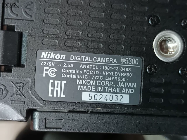 Lot 11 - digitale camera nikon met statief - afbeelding 6 van  6