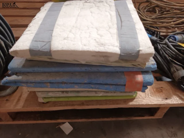Lot 11 - divers werkmateriaal - afbeelding 2 van  4