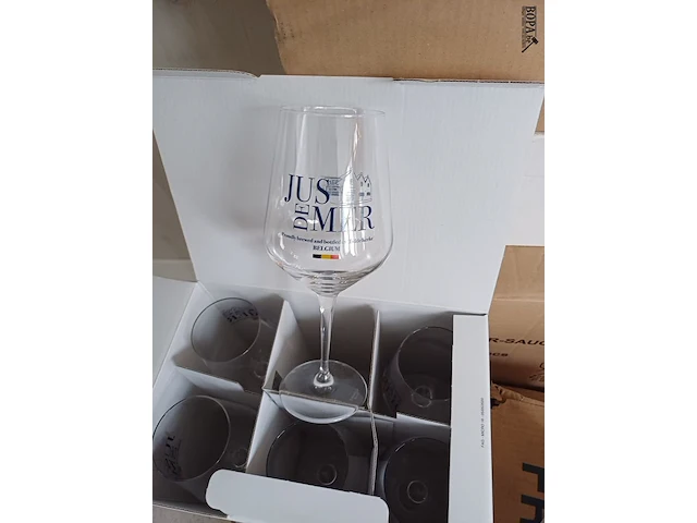 Lot 11 - drinkglazen in doos - 14 dozen - afbeelding 2 van  10