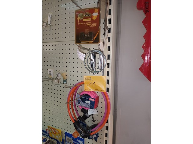 Lot 11 - fietssloten, sleutelringen. 17 stuks - afbeelding 1 van  3