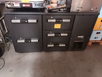 Lot 11 - gekoelde werkbank met lades - afbeelding 1 van  4