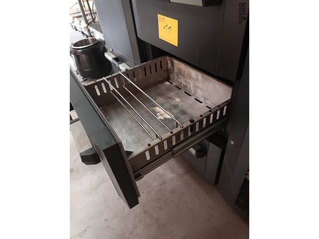 Lot 11 - gekoelde werkbank met lades - afbeelding 4 van  4