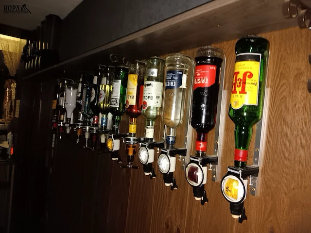 Lot 11 - geopende sterke dranken - 13 flessen - afbeelding 2 van  4
