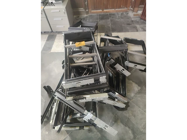 Lot 11 - hangmappen en hangmapladen - afbeelding 2 van  6