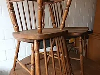 Lot 11 - houten spijlstoelen. 3 stuks - afbeelding 2 van  4