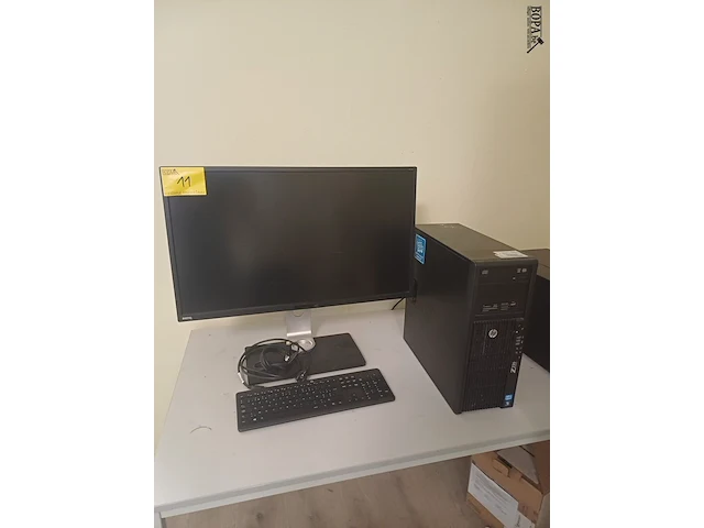 Lot 11 - hp desktop, scherm en klavier - afbeelding 1 van  7