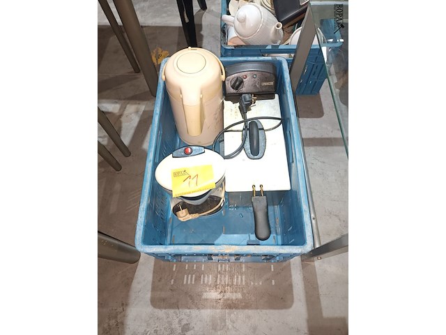 Lot 11 - keukentoestellen. 3 stuks - afbeelding 1 van  3