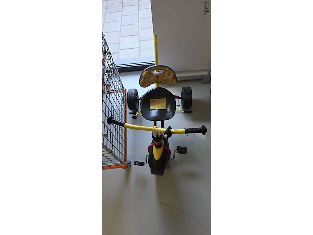 Lot 11 - kinderfietsje - afbeelding 1 van  3