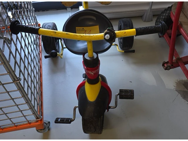 Lot 11 - kinderfietsje - afbeelding 2 van  3