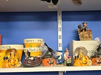 Lot 11 - lot diverse halloween decoratie, ong 16 stuks - afbeelding 1 van  4