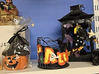 Lot 11 - lot diverse halloween decoratie, ong 16 stuks - afbeelding 4 van  4