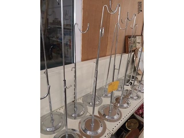 Lot 11 - metalen display statief. 16 stuks - afbeelding 3 van  3