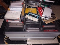 Lot 11 - muziek cd’s en audio cassettes - afbeelding 3 van  3