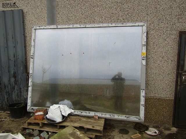 Lot 11 - pvc raam aluplast - afbeelding 1 van  1
