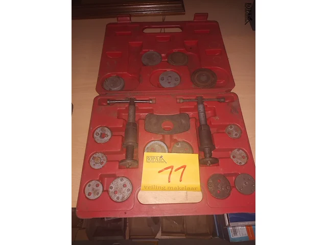 Lot 11 - remklauw terugstel set - afbeelding 1 van  2