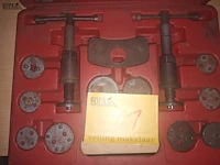 Lot 11 - remklauw terugstel set - afbeelding 2 van  2