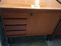 Lot 11 - retro kast op wielen - afbeelding 1 van  6