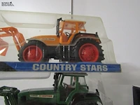 Lot 11 - speelgoed tractors - afbeelding 2 van  2