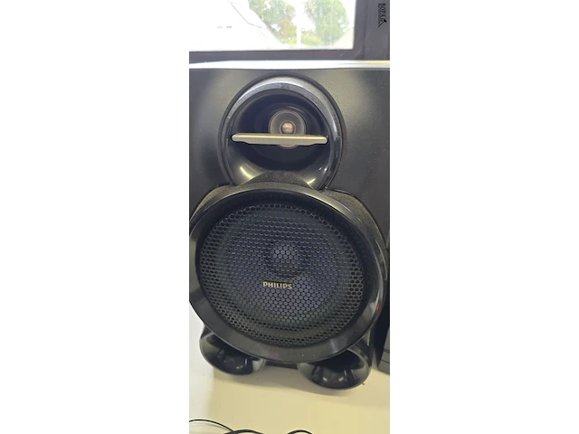 Lot 11 - stereo toren phillips met dockingstation - afbeelding 3 van  5