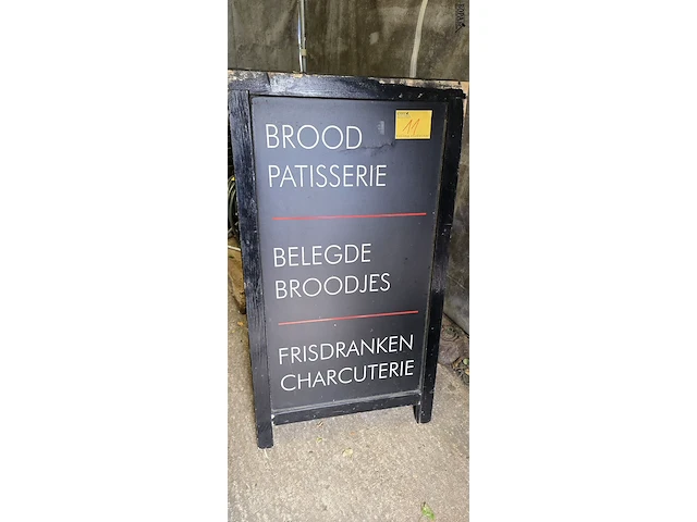 Lot 11 - stoep reclamebord met kleefletters - afbeelding 1 van  2