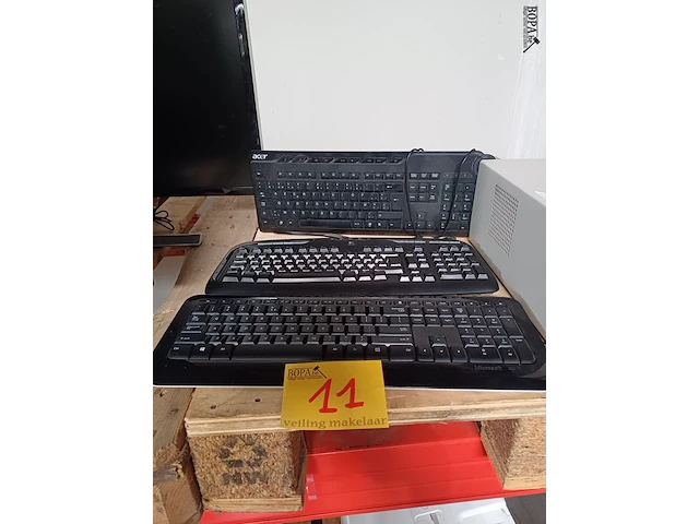 Lot 11 - toetsenborden - 3 stuks - afbeelding 1 van  7