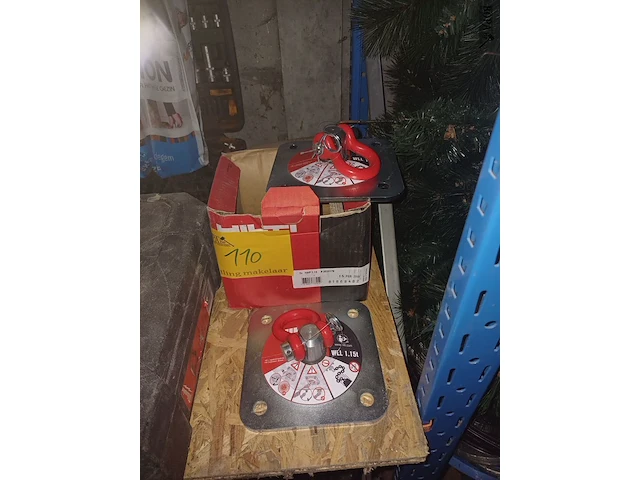 Lot 110 - hilti liftankerpunten - 2 stuks - afbeelding 1 van  2