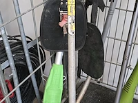 Lot 110 - inhoud rolcontainer, bosmaaiers...ong 7 stuks - afbeelding 2 van  3