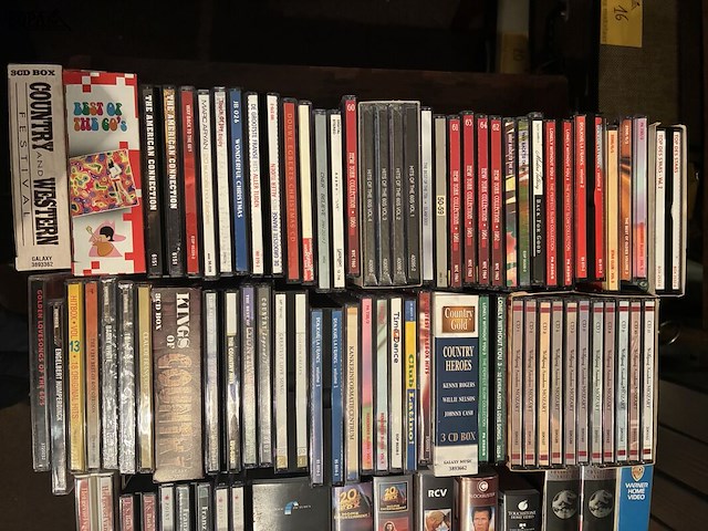 Lot 110 - lot cd's, video's - afbeelding 3 van  4