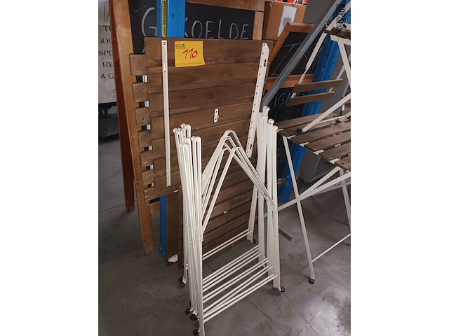 Lot 110 - plooitafels en plooistoelen - afbeelding 1 van  5