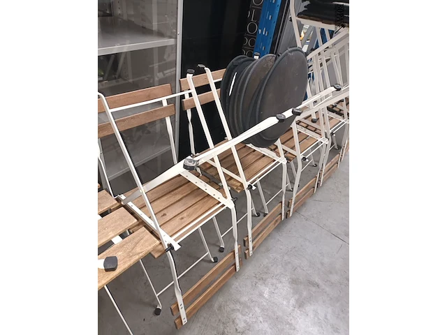 Lot 110 - plooitafels en plooistoelen - afbeelding 3 van  5